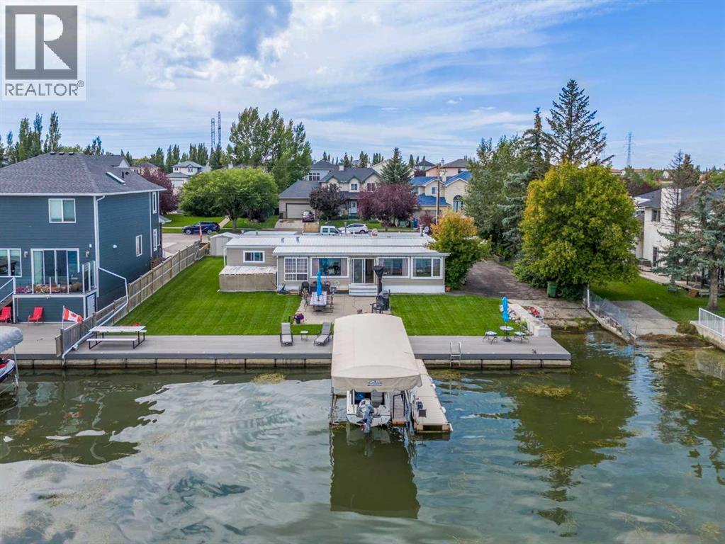 828 W Chestermere Dr, Chestermere, AB T1X 1B6