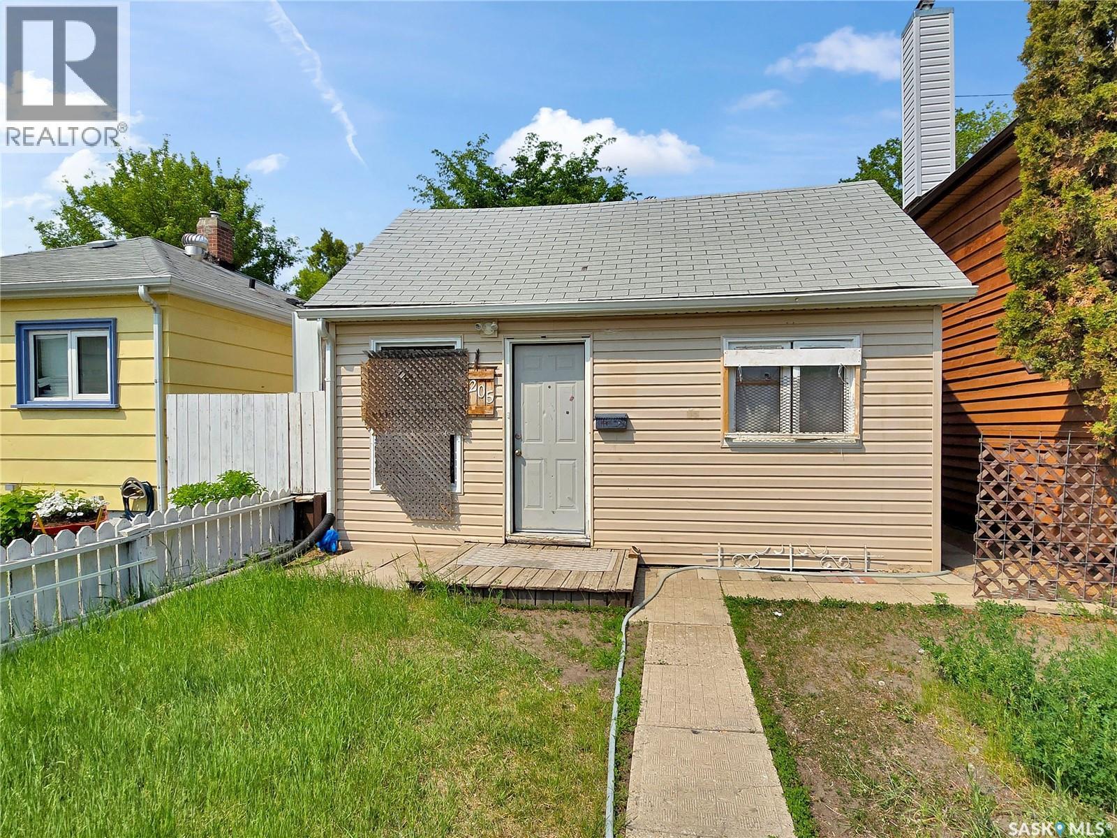 205 J Ave S, Saskatoon, SK S7M 2A2