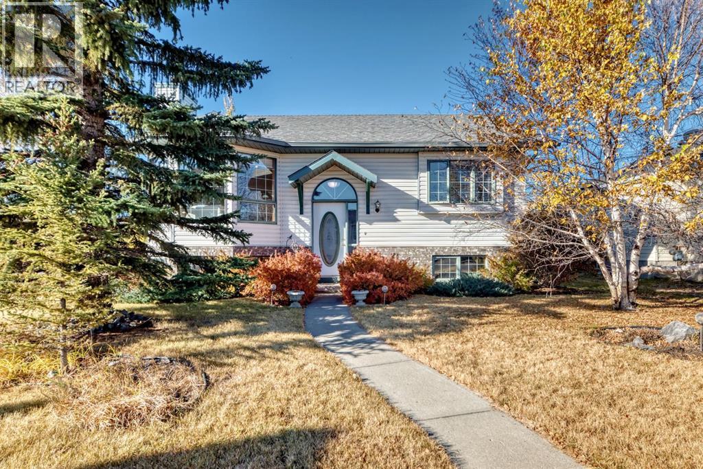152 Quigley Dr, Cochrane, AB T4C 1R2