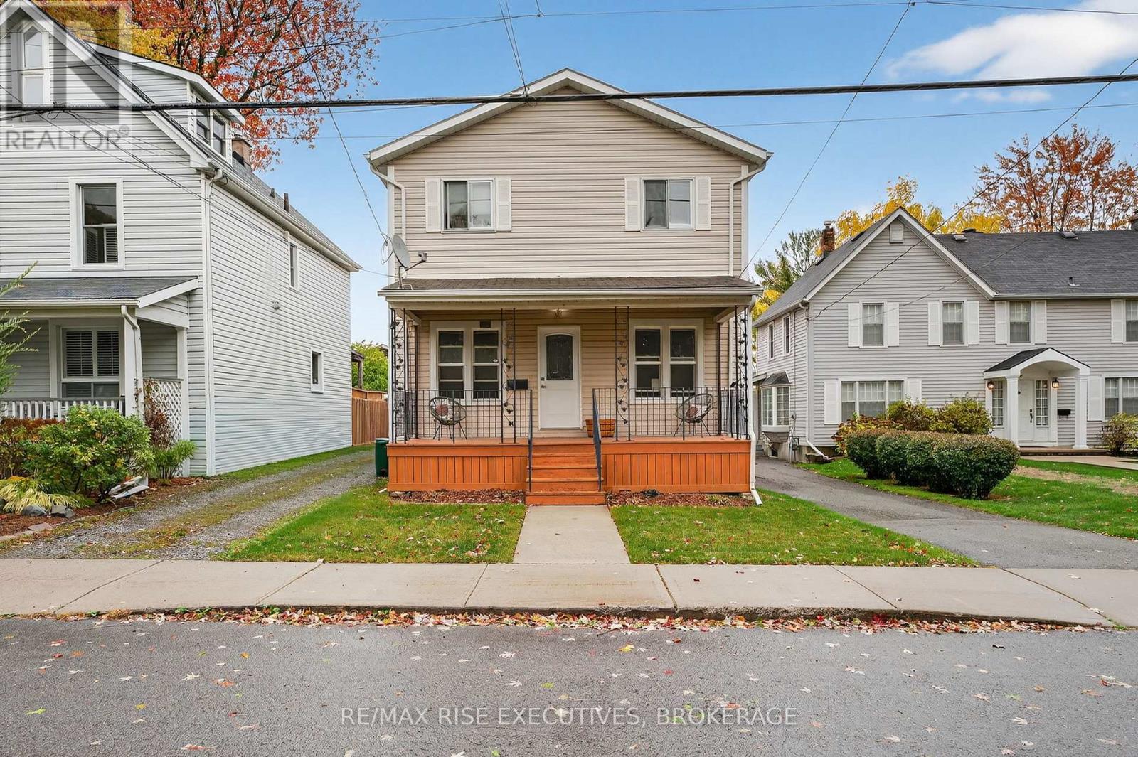 47 Livingston St, Kingston Central City East, ON K7L 4L1