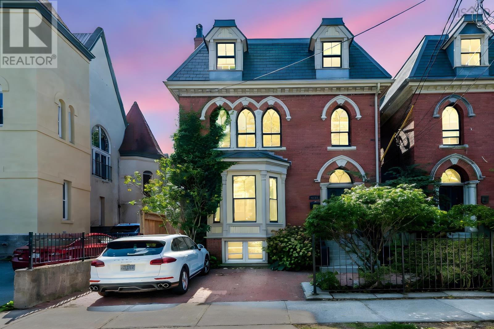 2138 Brunswick St, Halifax, NS B3K 2Y8