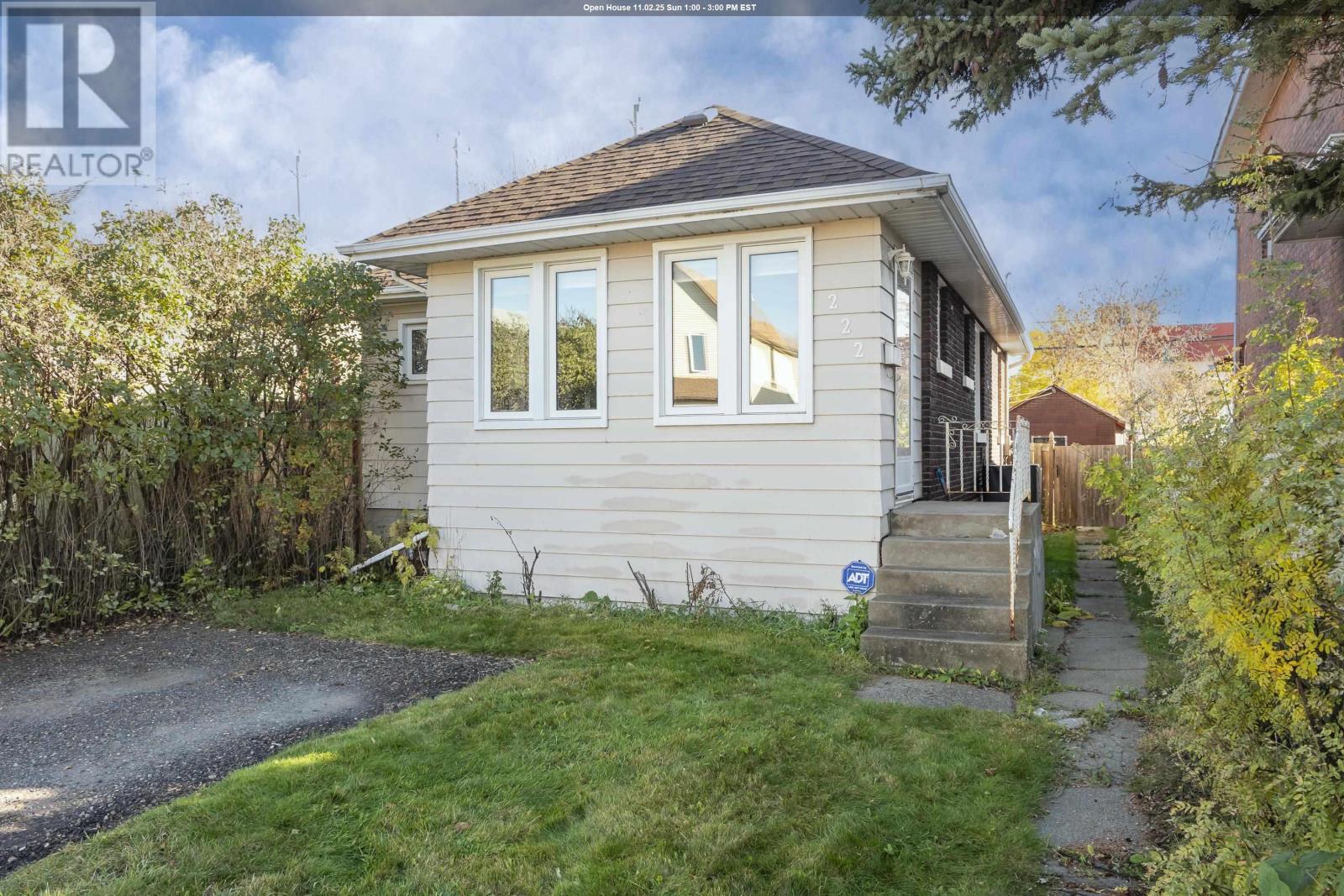 222 Harold St N, Thunder Bay, ON P7C 4C4