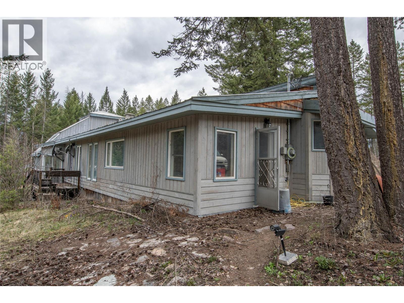 3082 Imler Rd, Golden, BC V0A 1H7