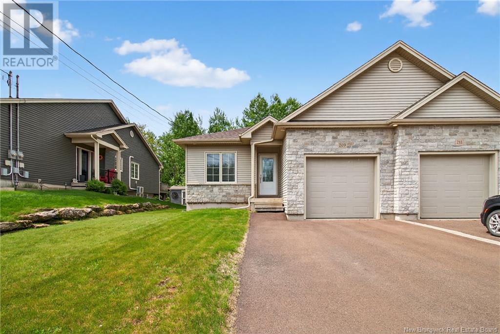 209 Erinvale Dr, Moncton, NB E1A 5S8