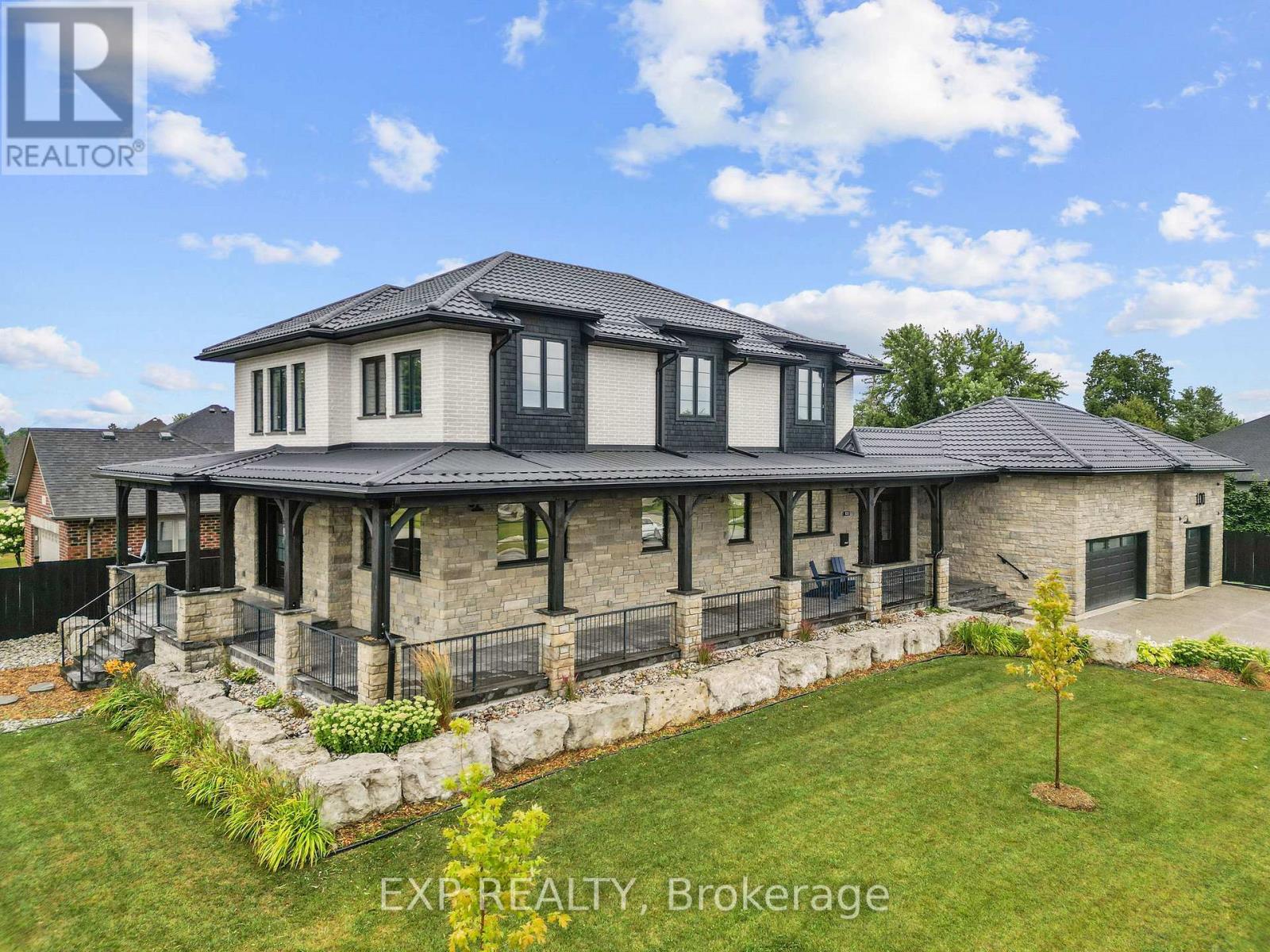 100 Field St, Lambton Shores, ON N0N 1J0