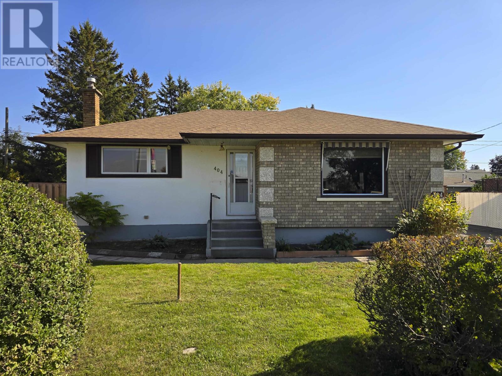 404 James St S, Thunder Bay, ON P7E 2V5