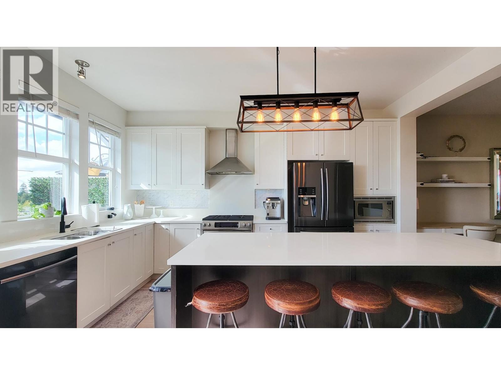 3432 Gislason Avenue Unit 4, Coquitlam, BC V3B 3H7