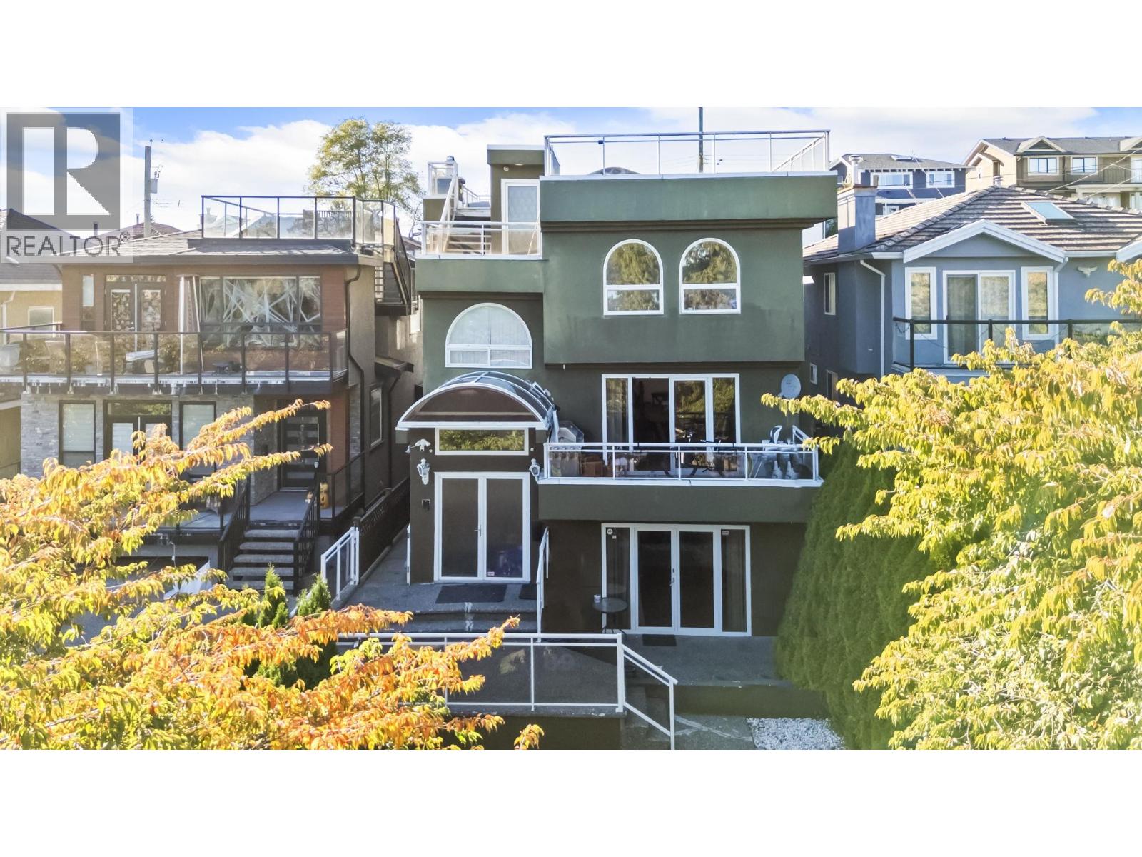 89 Ellesmere Ave, Burnaby, BC V5B 3S5