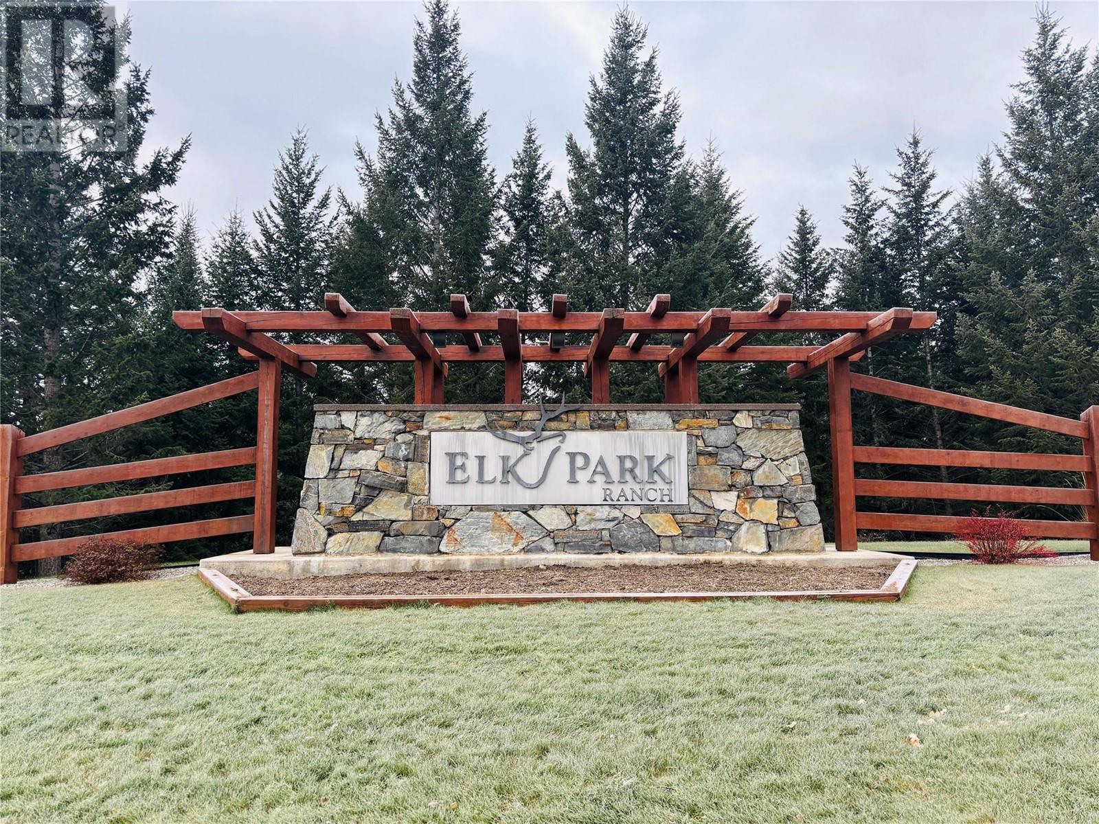 4915 Saddlewood Ln, Radium Hot Springs, BC V0A 1M0