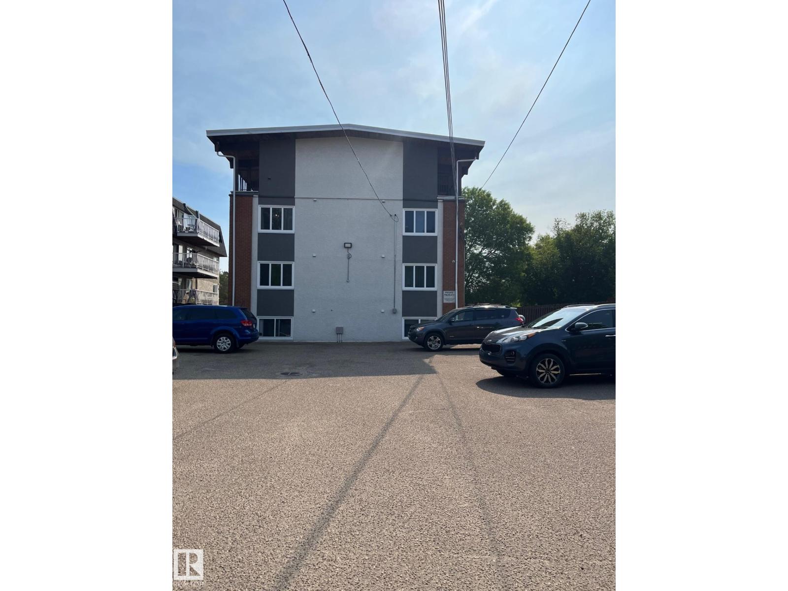 8524 Gateway Boulevard Northwest #203, Edmonton, AB T6E 4B5