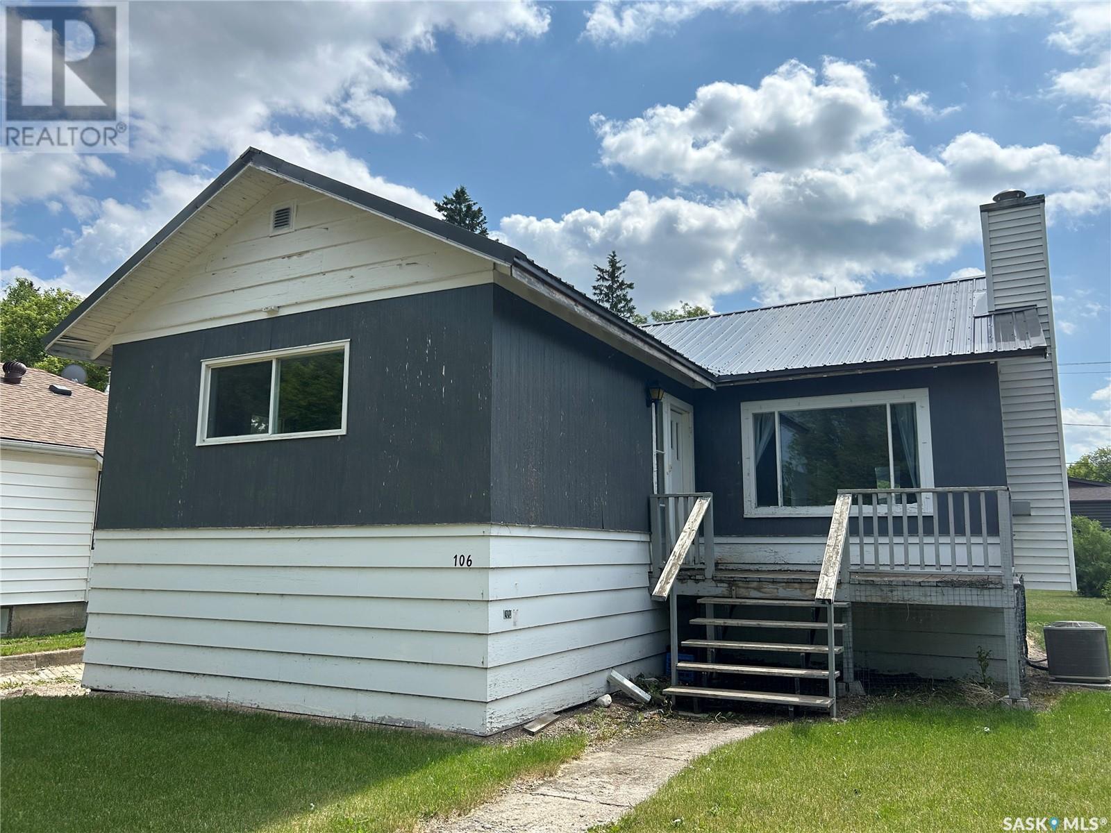 106 3rd Avenue East, Nokomis, SK S0G 3R0
