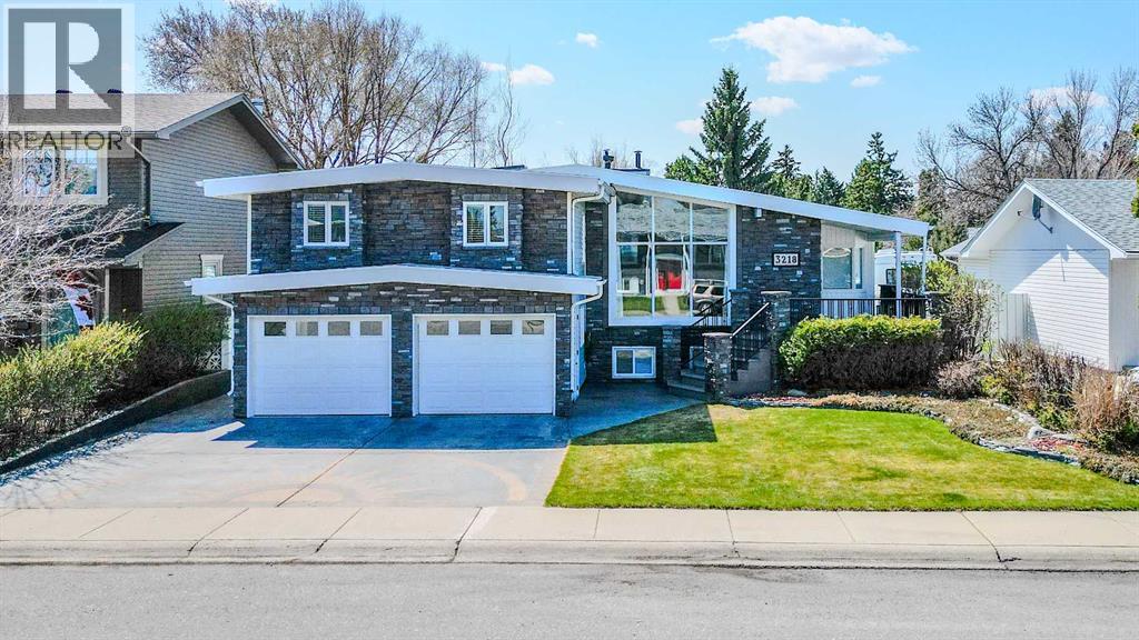 3218 Lakeside Rd S, Lethbridge, AB T1K 3H4