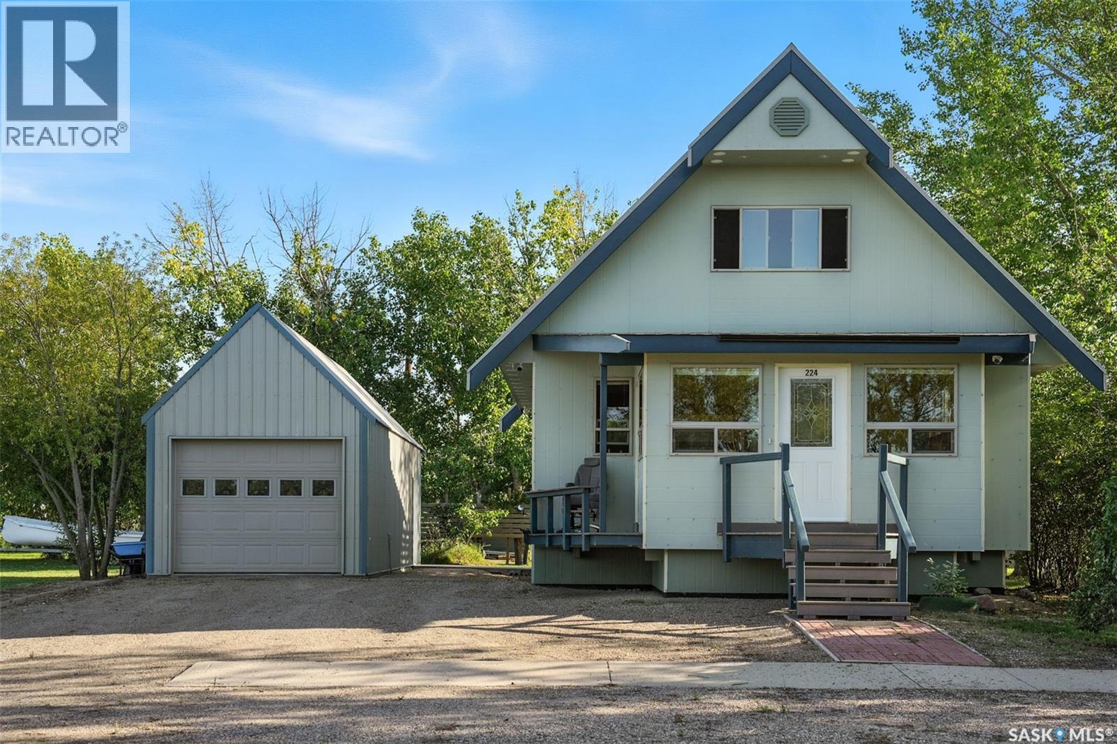 224 Bird St, Loreburn, SK S0H 2S0