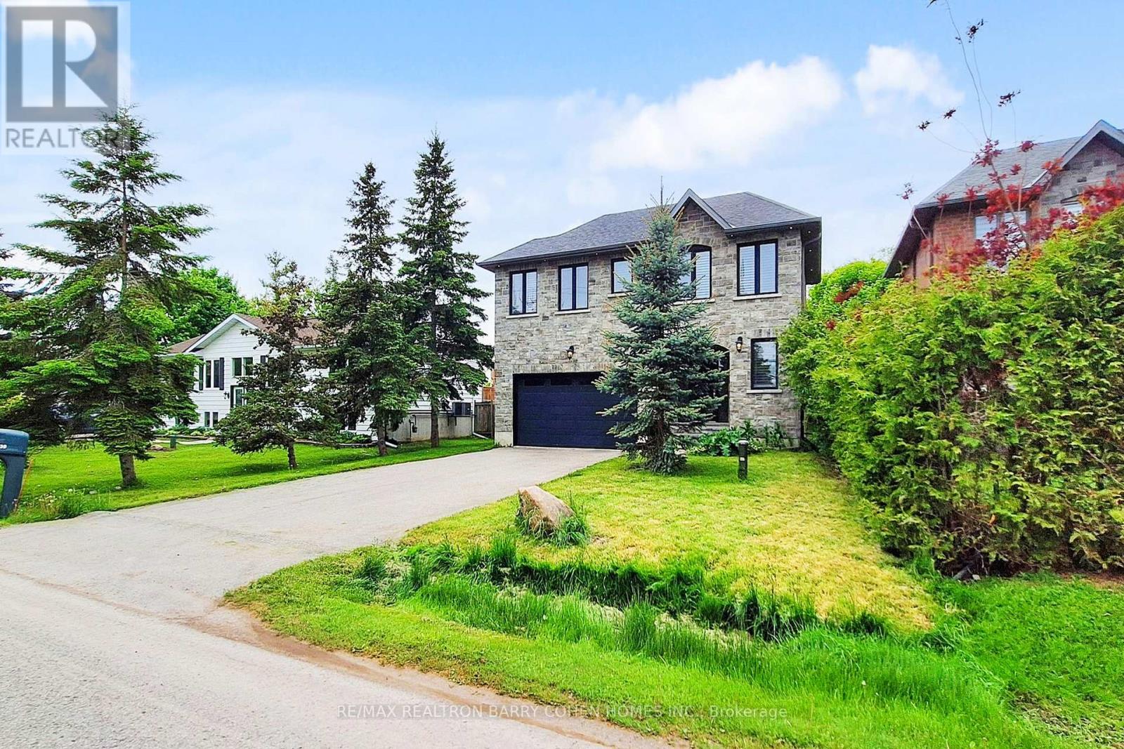 530 Duclos Point Rd, Georgina, ON L0E 1N0