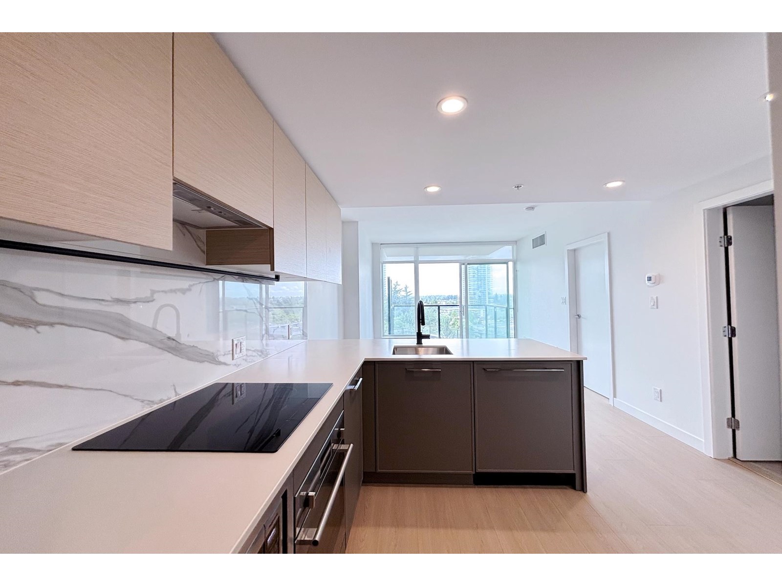 13745 George Junction Unit 502, Surrey, BC V3T 0V8