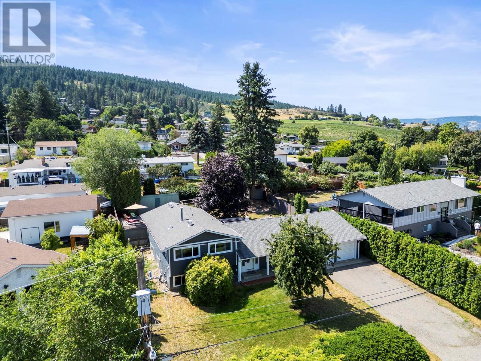 11704 Tassie Dr, Coldstream, BC V1B 1H5