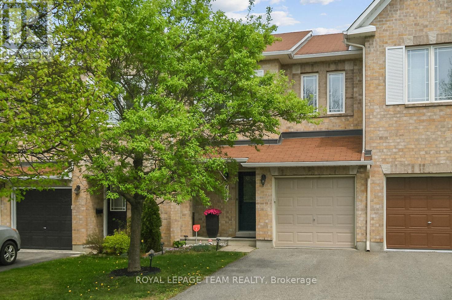 2072 Dunollie Cres, Ottawa, ON K2W 1H6