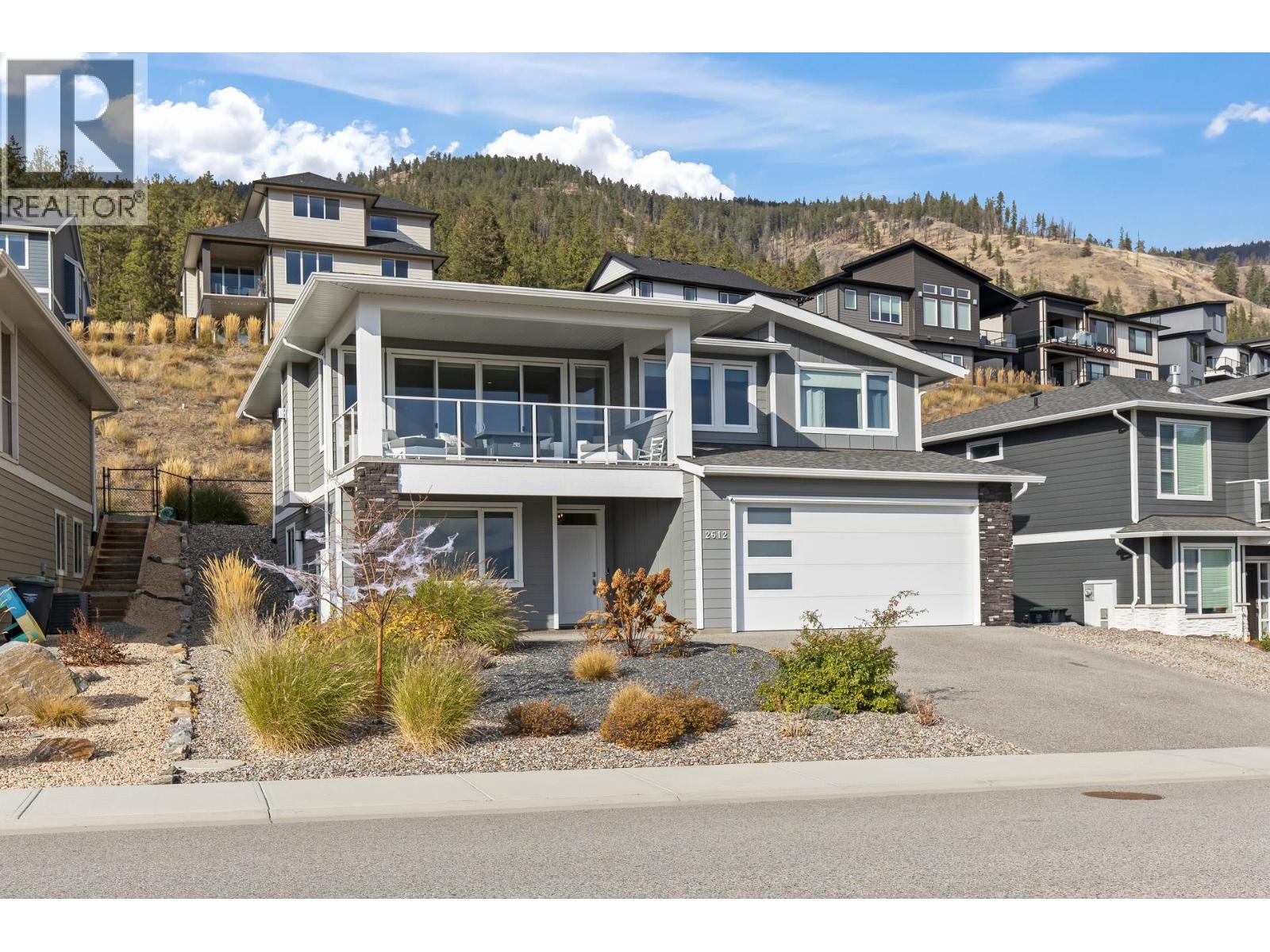 2612 Paramount Dr, West Kelowna, BC V4T 3N3