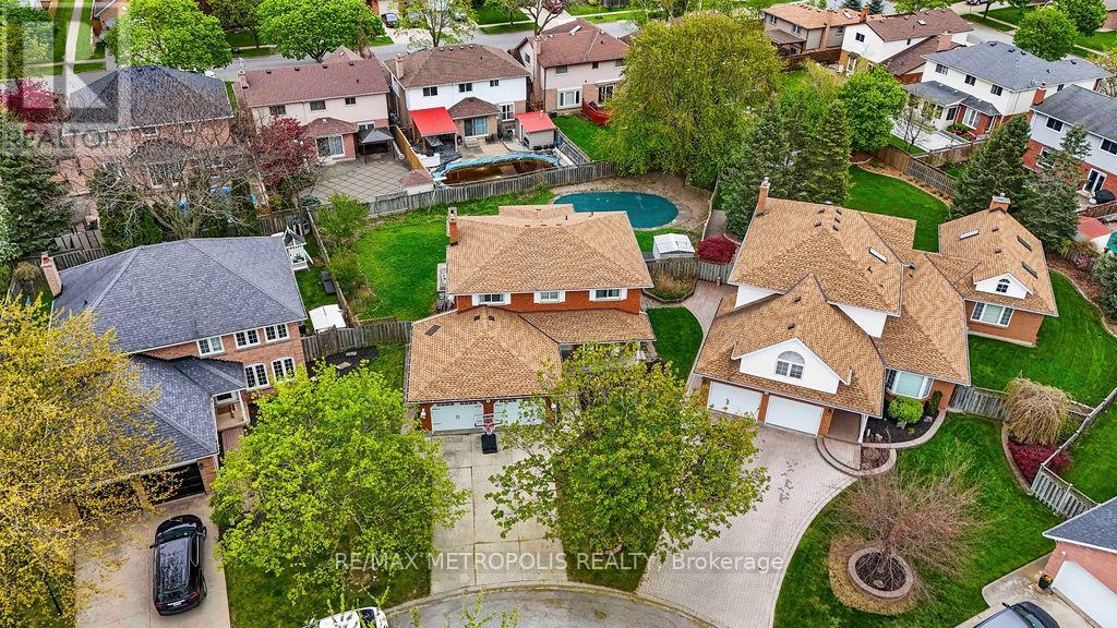 21 Walters Ct, St. Catharines, ON L2S 3J9