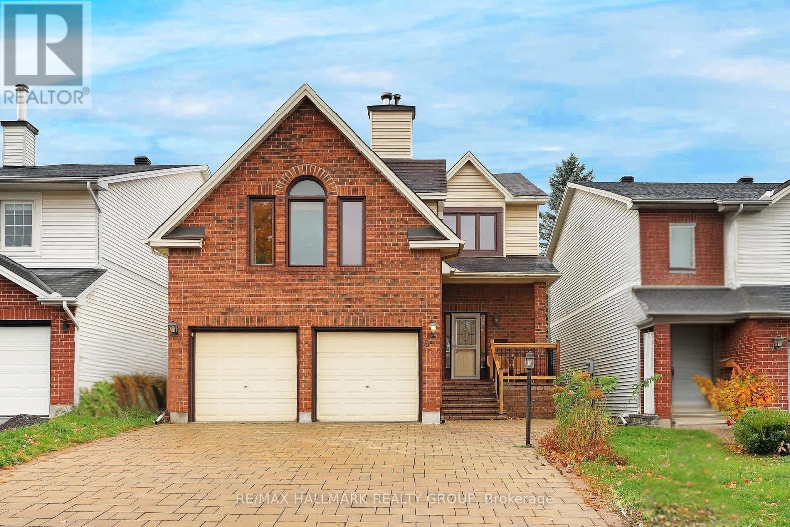 6 Robina Ave, Ottawa, ON K2H 9R3