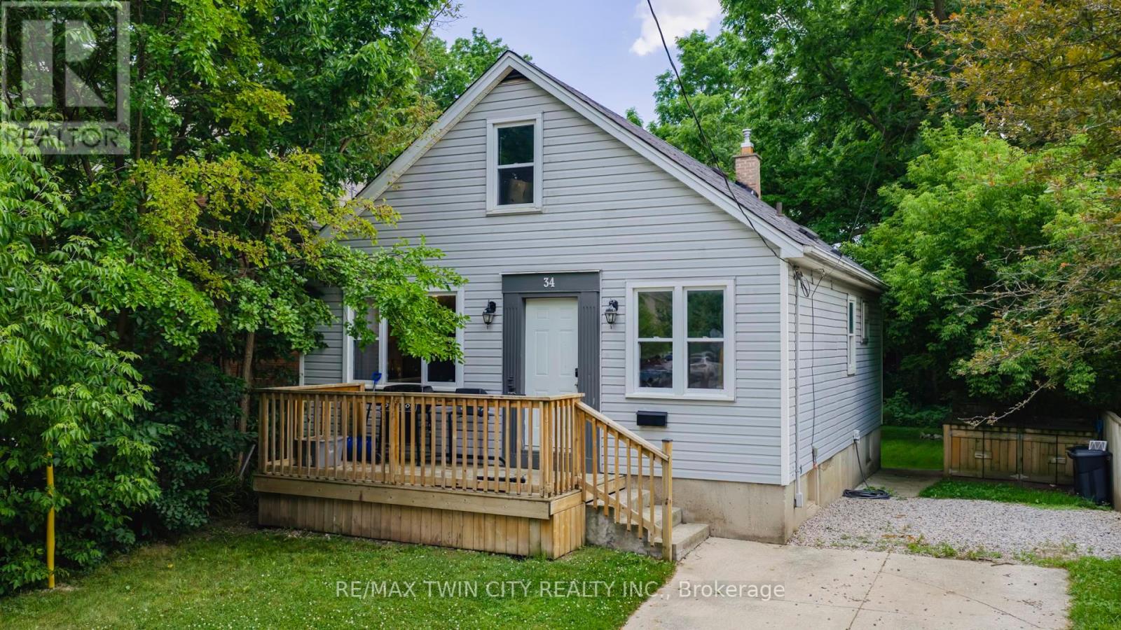 34 Saunby St, London, ON N6G 1A3