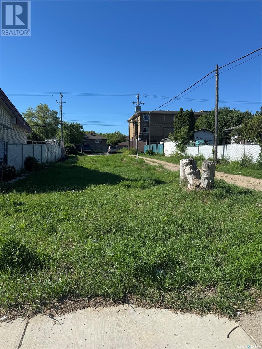 1407 23 Street West, Saskatoon, SK S7L 0B1