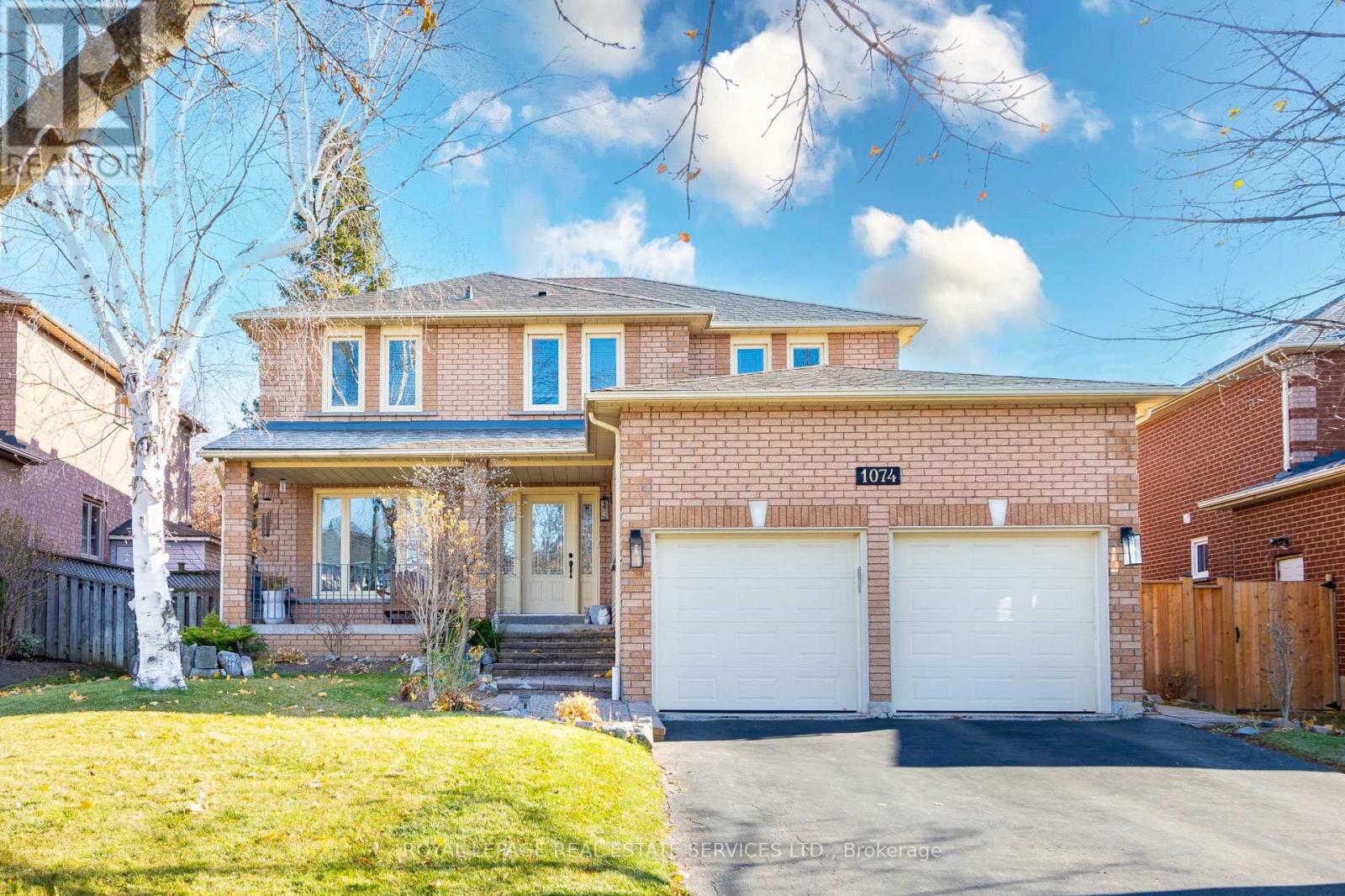 1074 Bradbury Chase, Mississauga, ON L5V 1J7