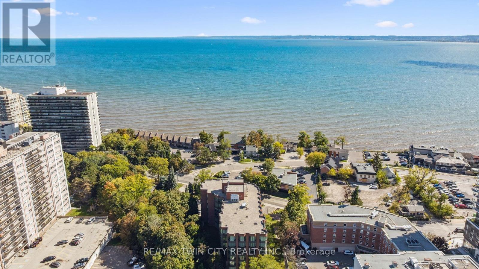 401 2121 Lakeshore Rd, Burlington, ON L7R 4Z4