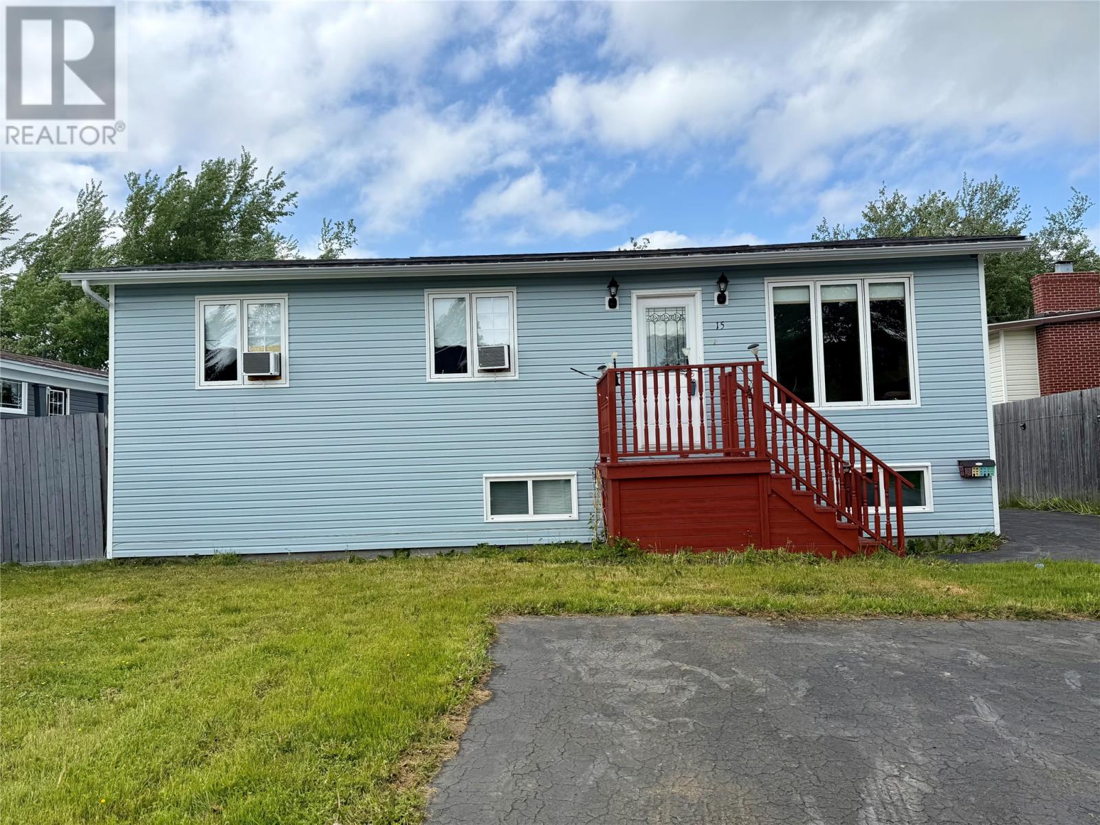 15 Gordon St, Gander, NL A1V 1Z8
