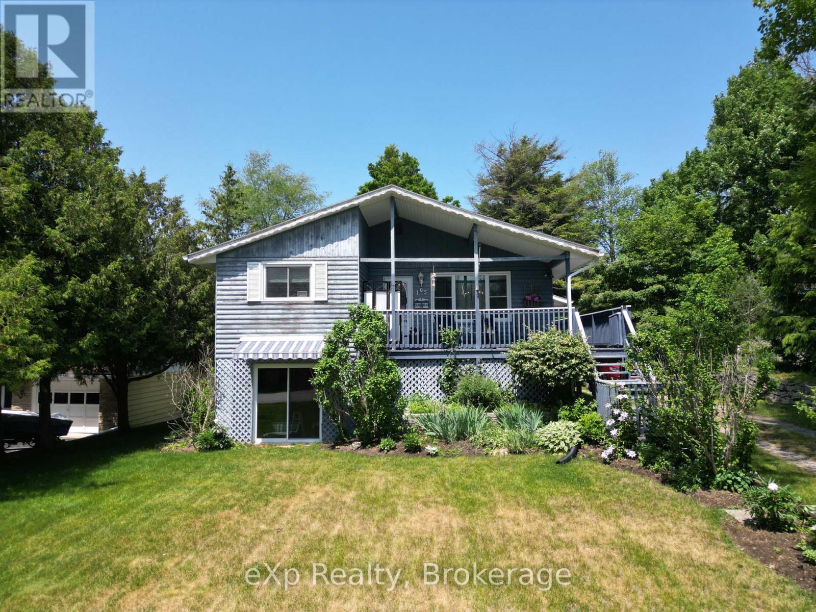 105 Menomini Rd, Huron-Kinloss, ON N0G 2R0