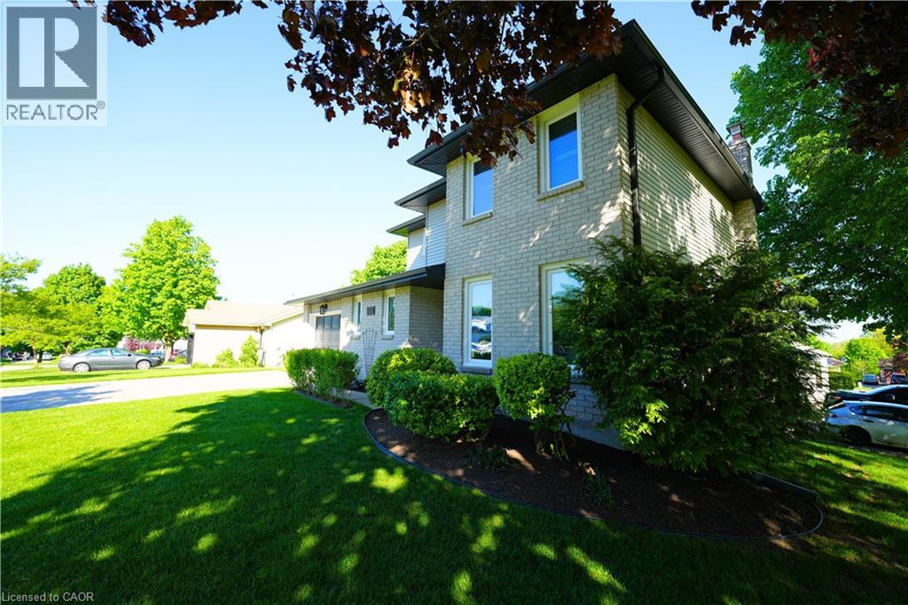 204 Quinte Ct, Kitchener, ON N2A 3K2