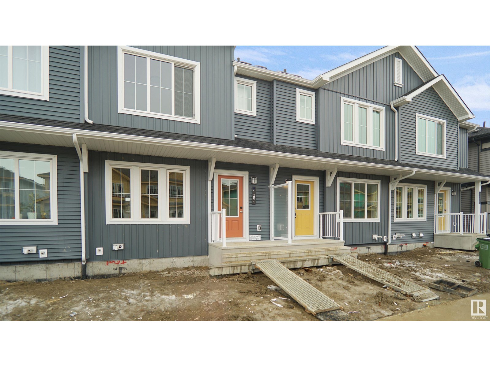 1275 Keswick Dr SW, Edmonton, AB T6W 4K3