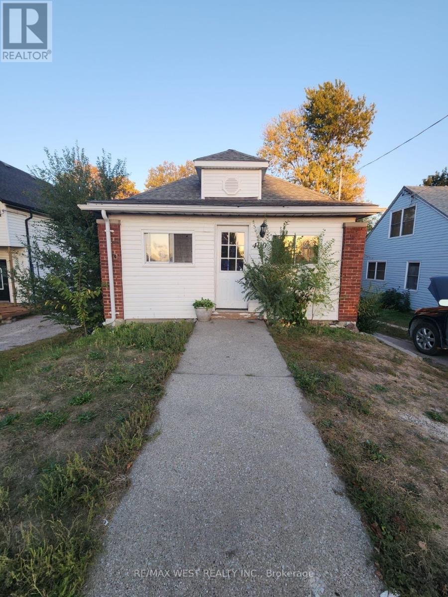 400 Brock St S, Sarnia, ON N7T 2X2
