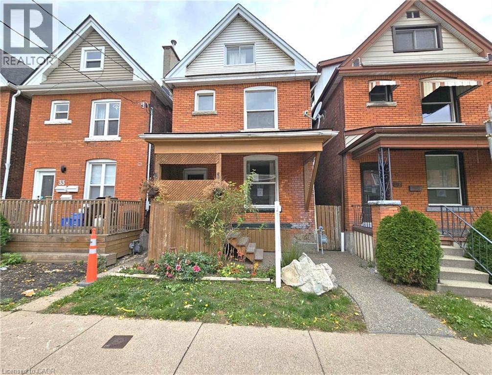 35 Fairleigh Ave N, Hamilton, ON L8L 6H1