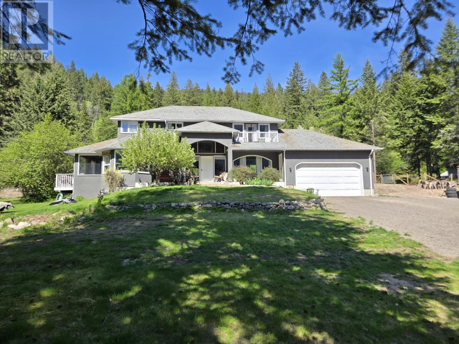 5407 Allendale Cres, Castlegar, BC V1N 4V8