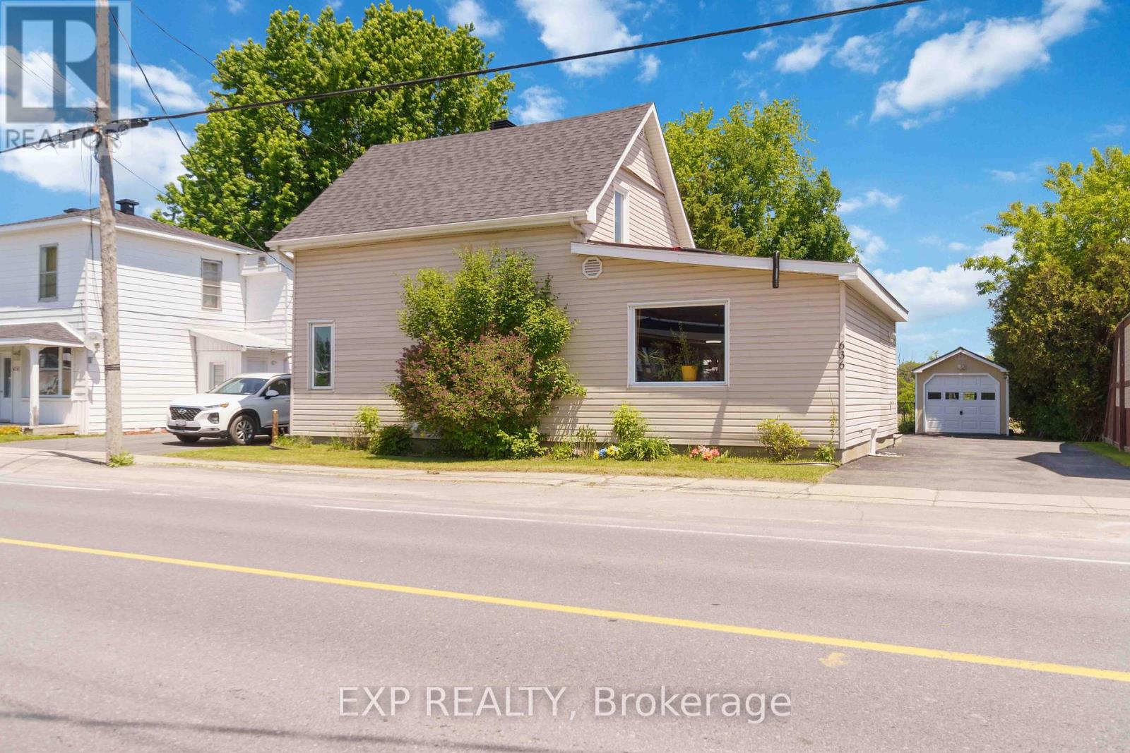 636 County Road 9, Alfred and Plantagenet, ON K0B 1L0
