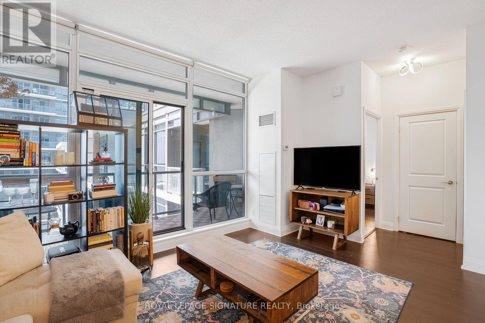 527 1185 The Queensway, Toronto, ON M8Z 0C5