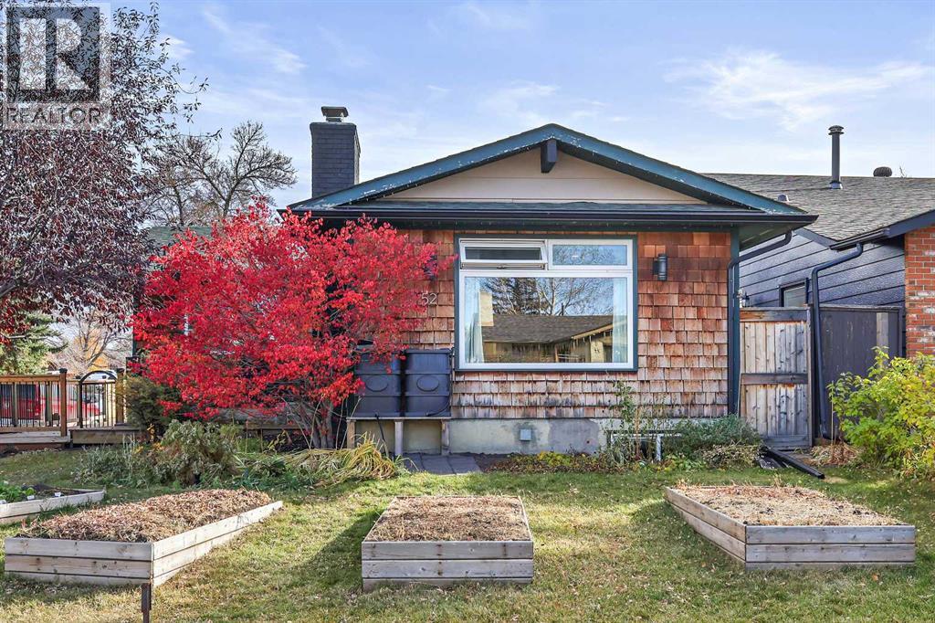 52 Sunhurst Rd SE, Calgary, AB T2X 1T1