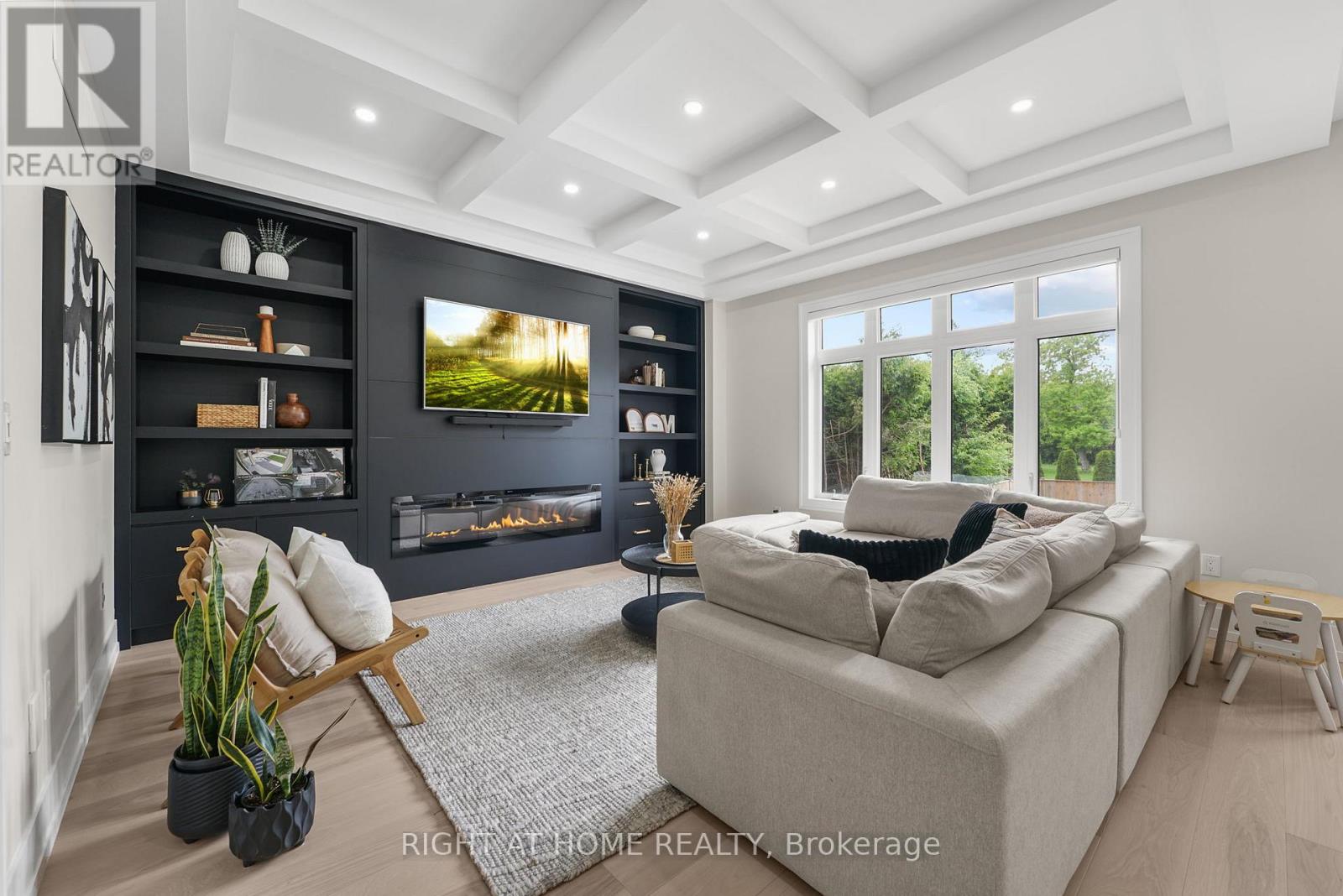 262 Senlac Rd, Toronto, ON M2R 1P8