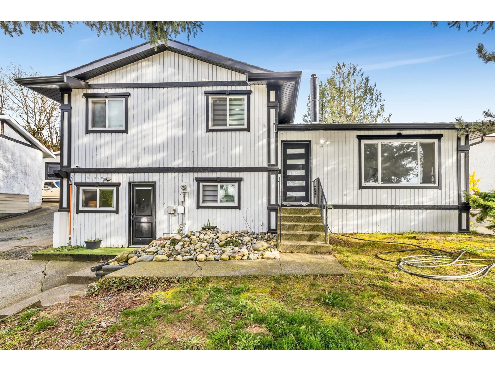 31392 Windsor Ct, Abbotsford, BC V2T 6L8