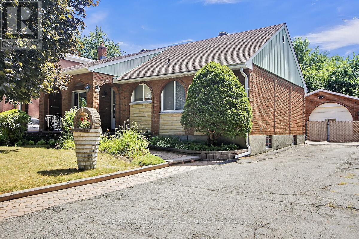 1124 Guertin Ave, Ottawa, ON K1H 8B6