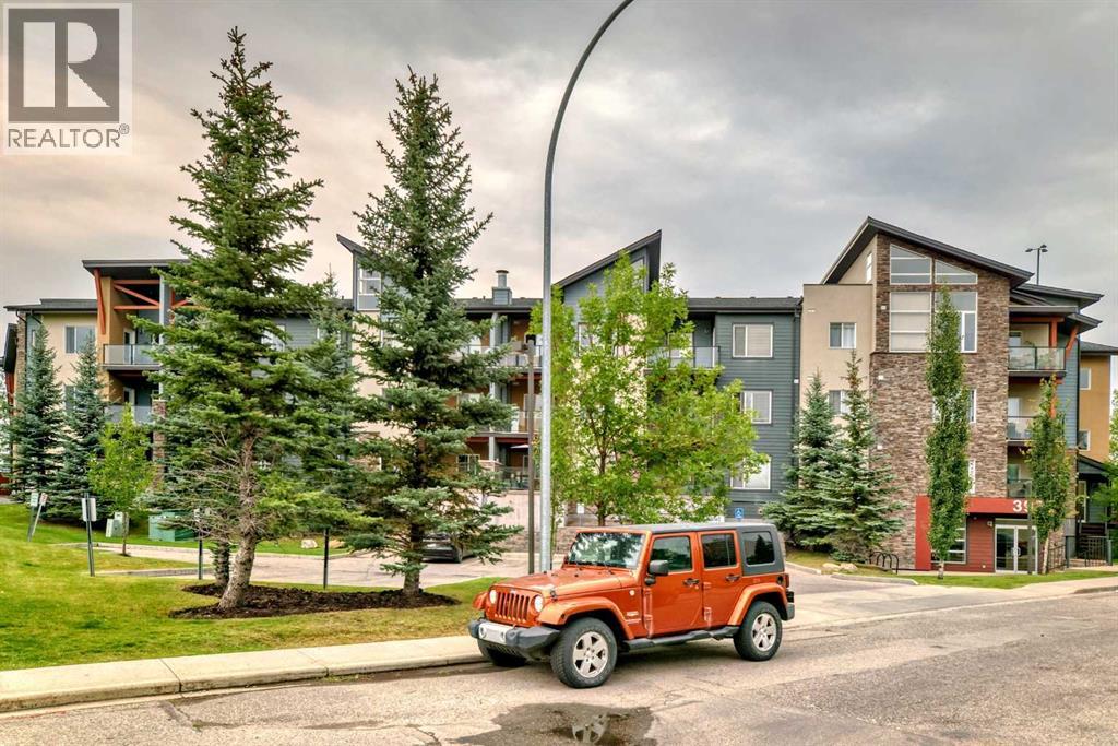 3950 46 Avenue Nw Unit 211, Calgary, AB T2B 3N7