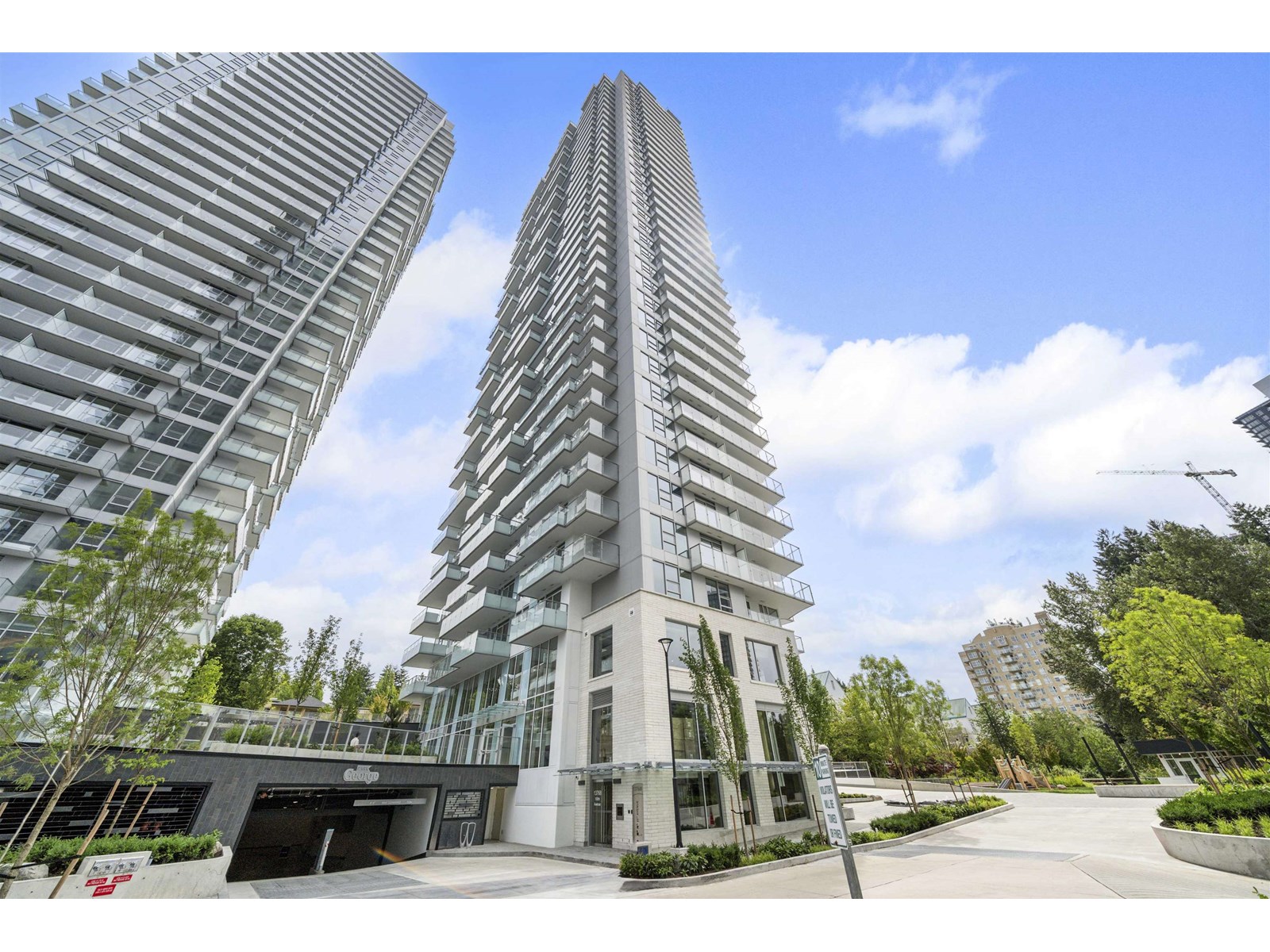 13768 100th Avenue Unit 2208, Surrey, BC V3T 0V2