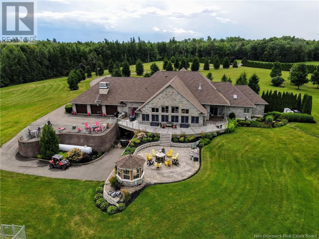 369 Rogers Rd, Moncton, NB E1G 2N2