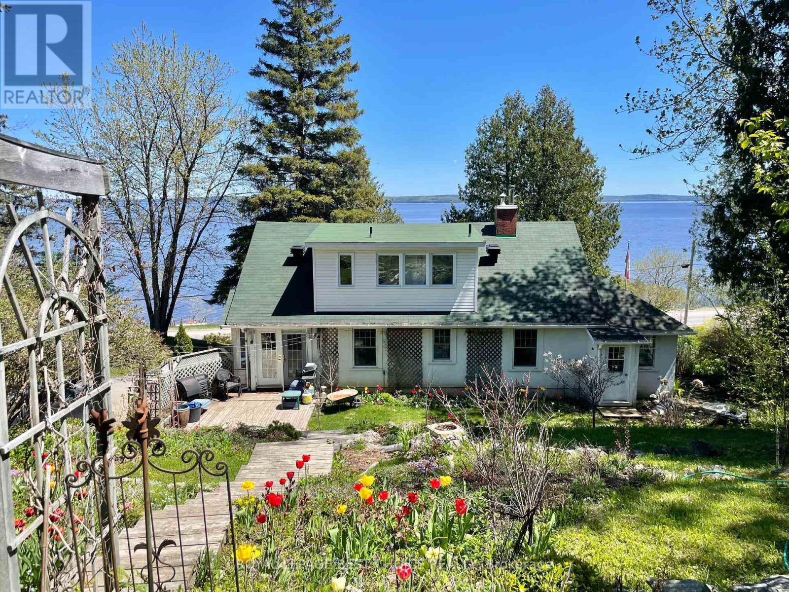 748 Lakeshore Rd, Temiskaming Shores, ON P0J 1K0