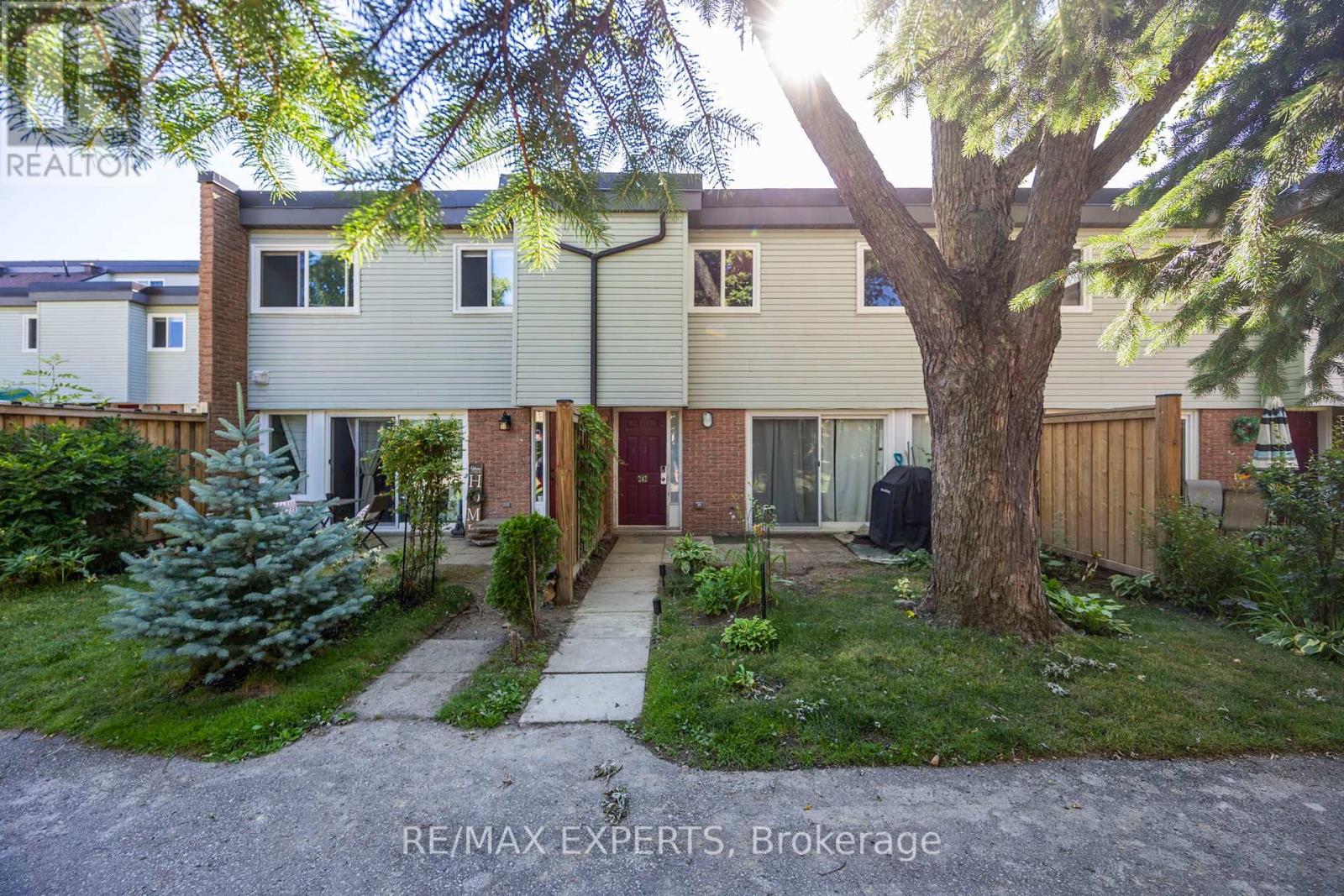 242 Milestone Cres, Aurora, ON L4G 3M2