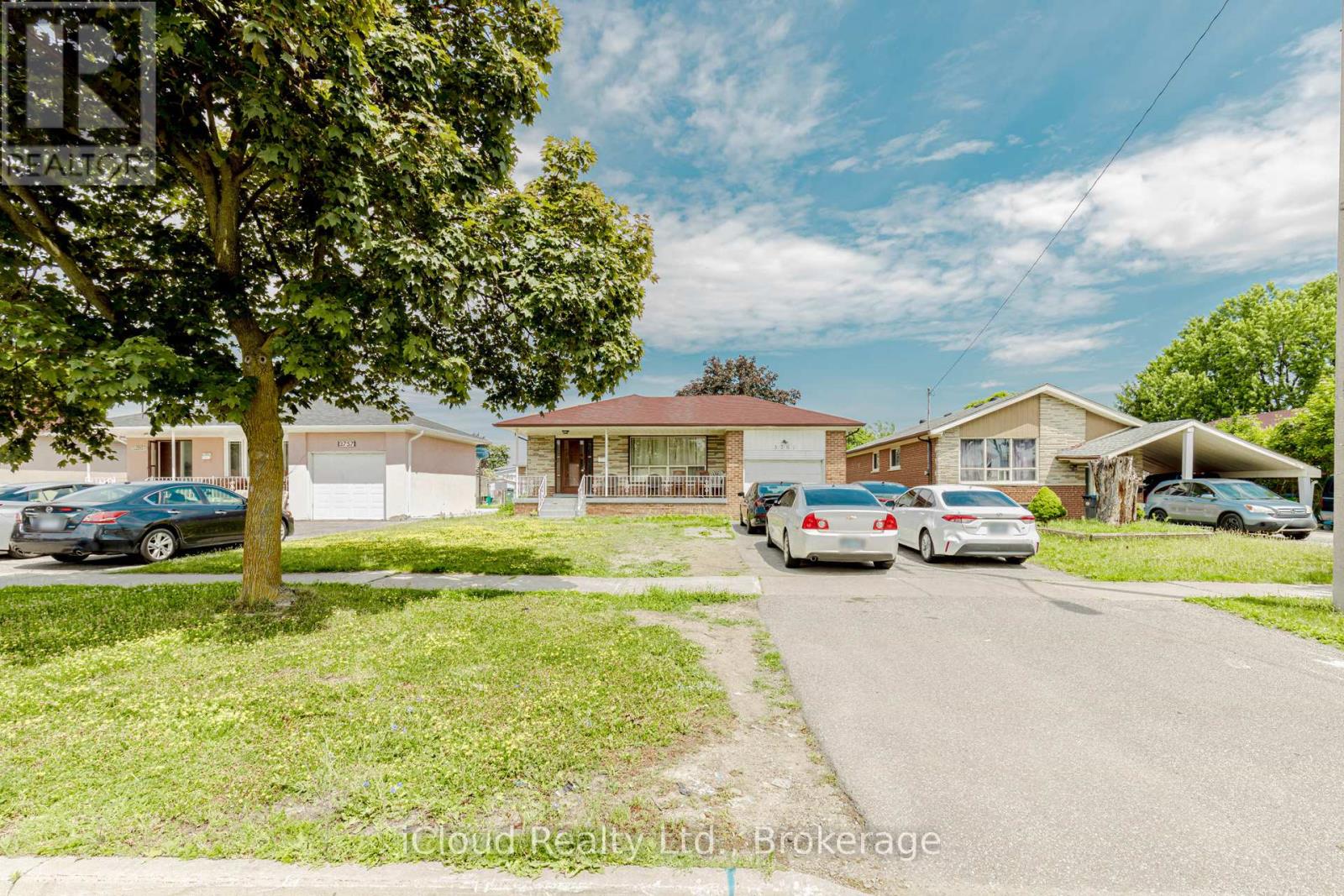 3761 Morning Star Dr, Mississauga, ON L4T 1Y6