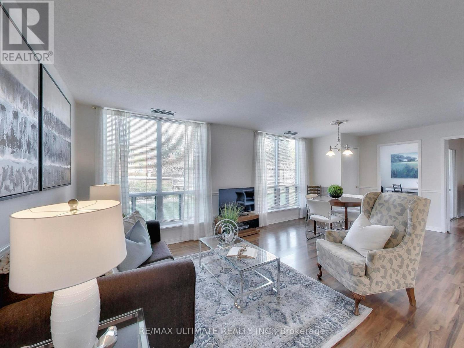 101 30 Wilson St, Markham, ON L3P 1N1