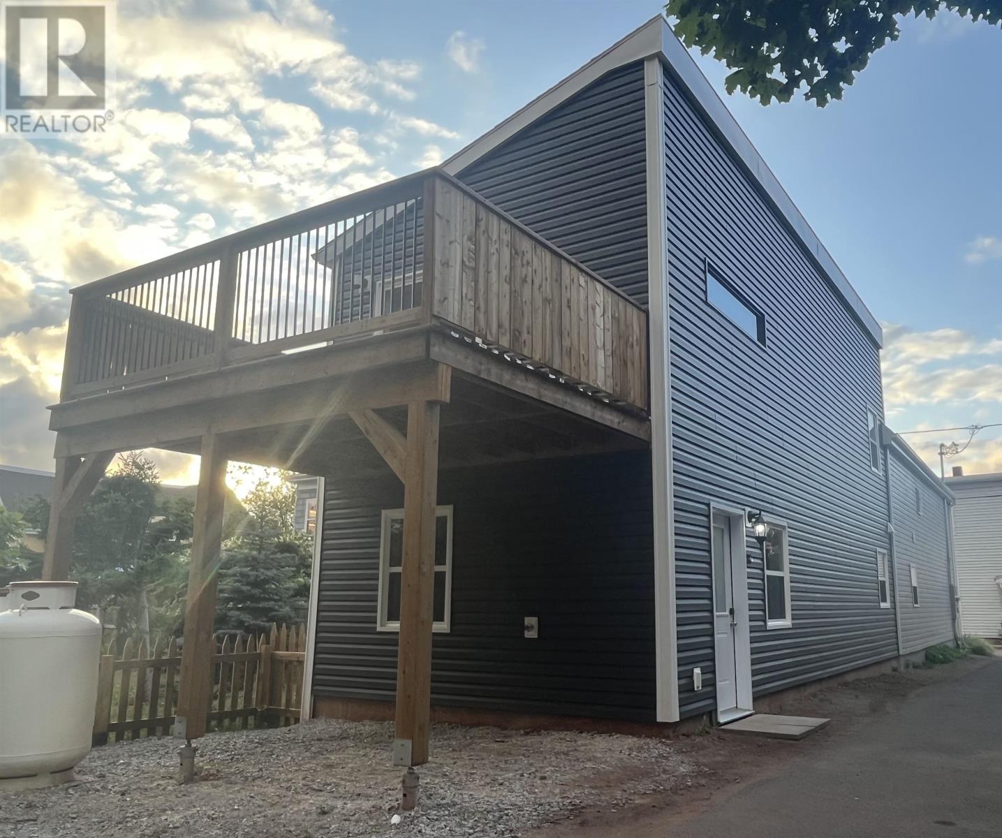10 Chestnut St, Charlottetown, PE C1A 5R1