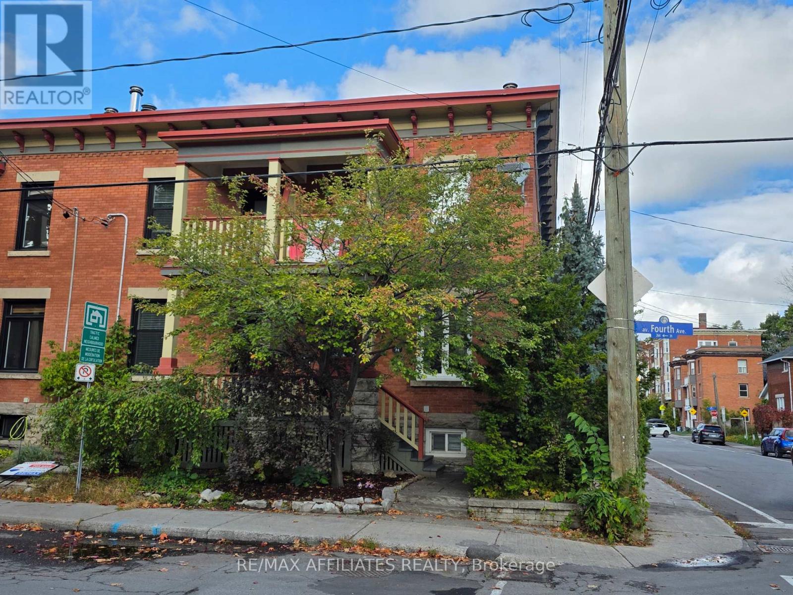 31 Fourth Ave, Ottawa, ON K1S 2L1